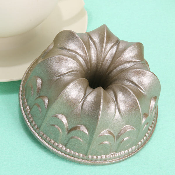 4inch Gold Mini Lily Non-stick Hollow Cake Baking Mold